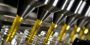 produzioni-cosmetiche-personalizzate-riempimeto-flaconi-gel